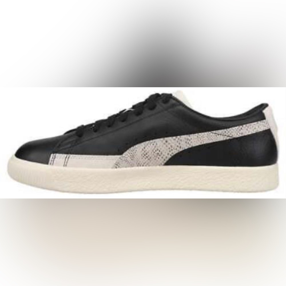 Excellent condition barely worn Snake skin puma shoes